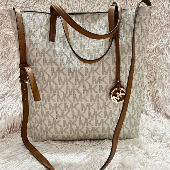 Michael Kors Crossbody Bag - Picture 1 of 5
